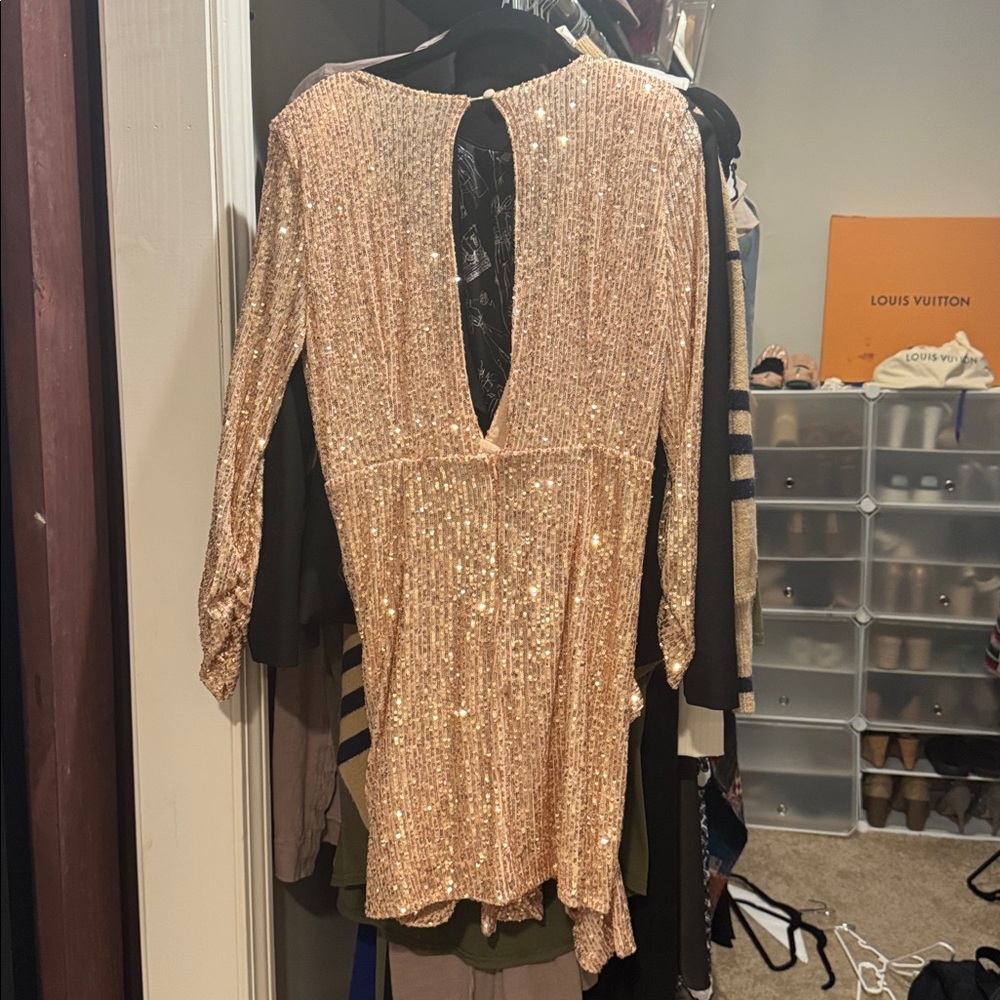 Gold Sequin Deep V Wrap Mini Dress Luxxel medium - Picture 4 of 4